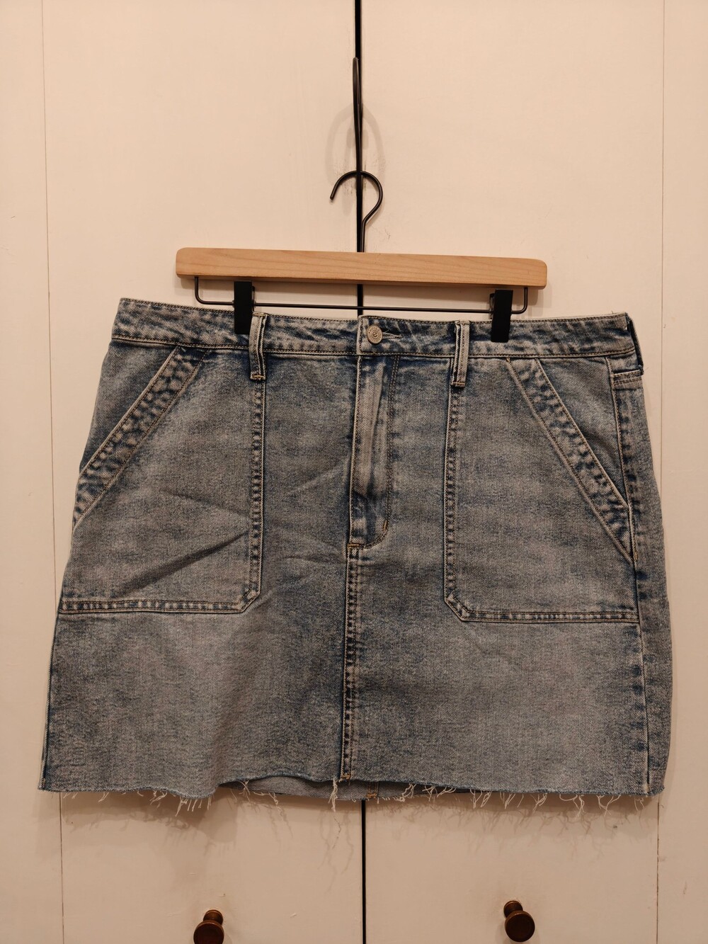 edited by REMI BADER denim skirt size 16 acid wash raw edge hem